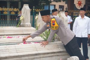 Ziarah Ke Makam Raja, Bupati Dan Kapolres Berdo’a Untuk Keamanan Kabupaten Demak