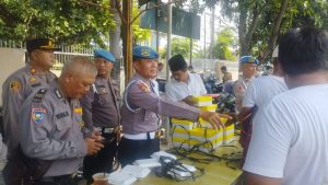Jum’at Berkah di Masjid Al Ikhsan: Sinergi Divpropam Polri dan Polsek Gayamsari Dekatkan Diri dengan Masyarakat