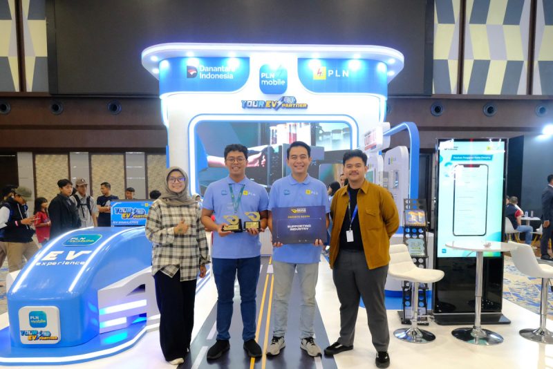 GIIAS SEMARANG 2025 BERIKAN PENGHARGAAN KEPADA PESERTA ATAS KREATIVITAS DAN INOVASI YANG DITAMPILKAN